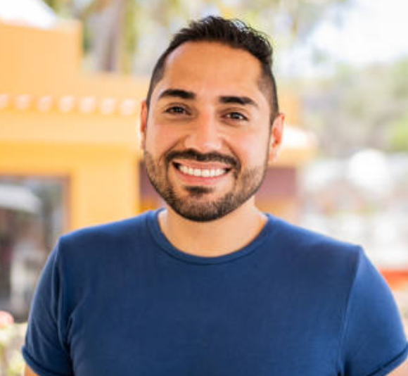 <strong>Andrés R</strong>